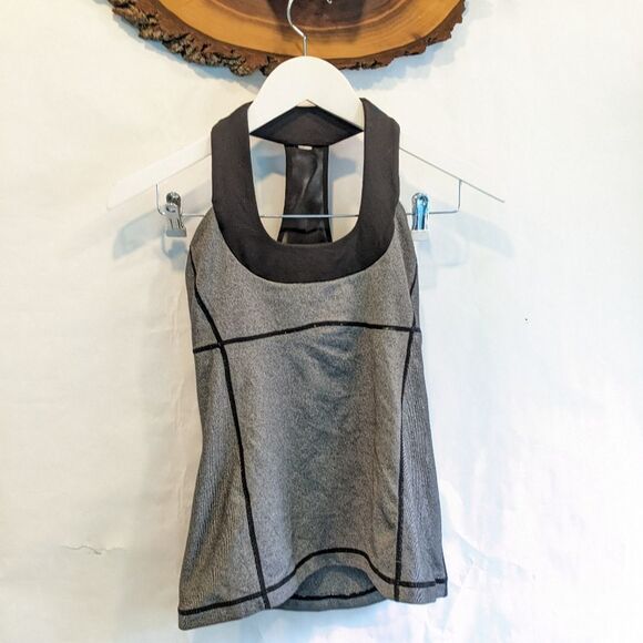 LULULEMON top size 4 in EUC - Picture 1 of 3